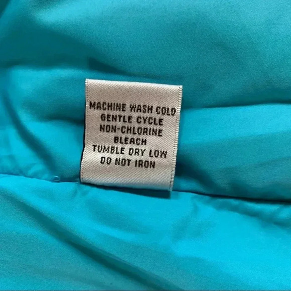 TALBOTS Womens S Periwinkle Blue Goose Down Filled Puffer Vest Full zip Small - Picture 8 of 8